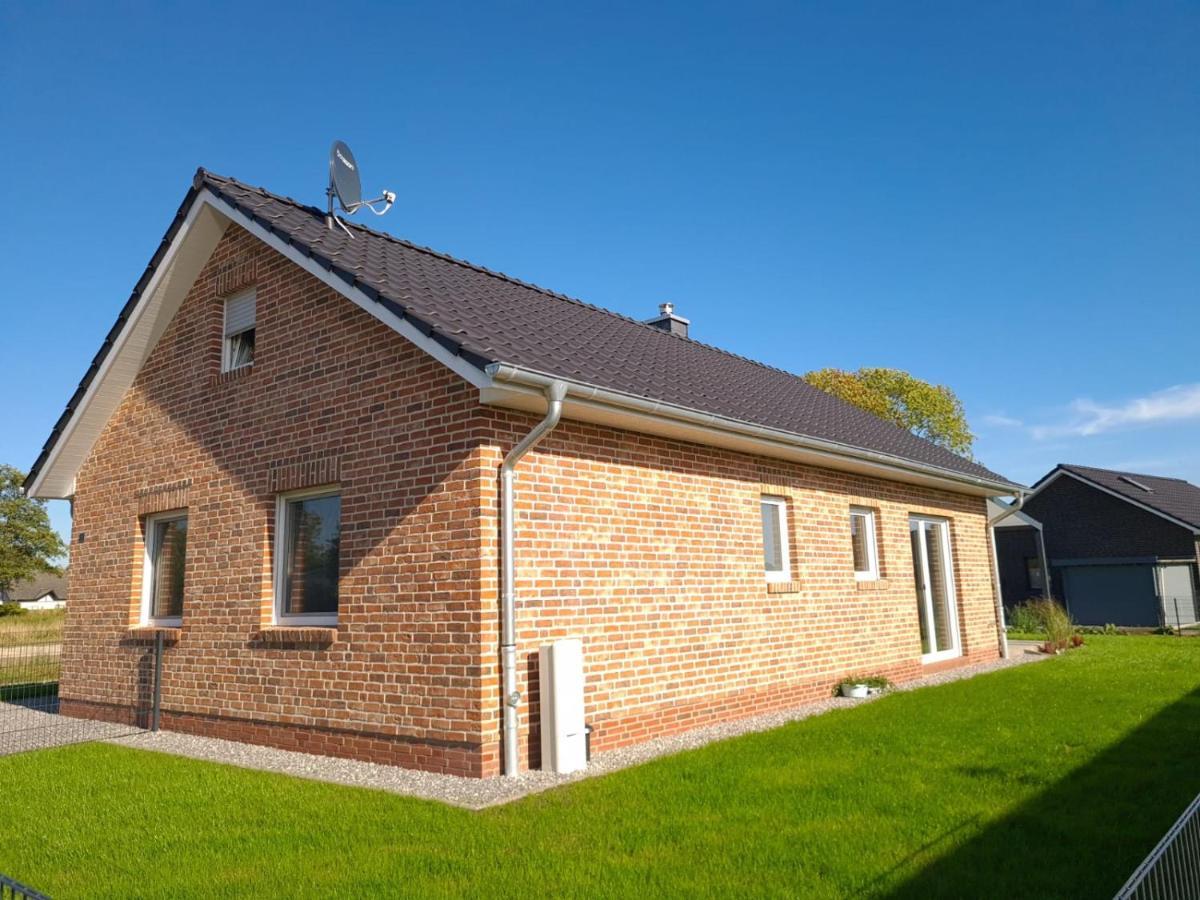 Holiday home Haus Kustenbrise: Coastal Pet-friendly Retreat With Garden, Sauna, And Fireplace *